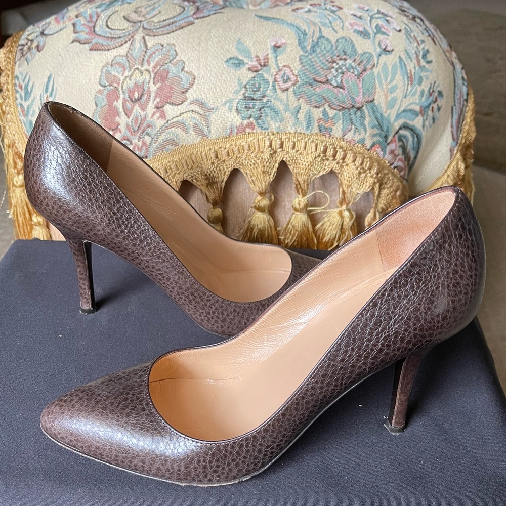 Fendi Brown Textured Leather Pumps, Size 37.5